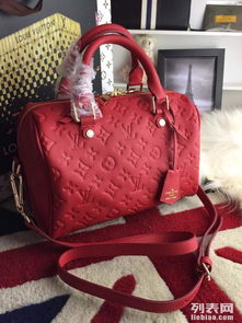 廠家批發招募微信代理，優質服裝、鞋帽、箱包、首飾貨源等你來拿