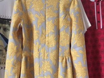 武漢尾貨服裝批發(fā)市場 庫存清倉，低價批發(fā)童裝及男女裝